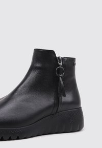 Fluchos Botines de cuña - black
