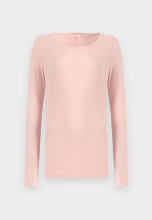 Långärmad t-shirt med rund halsringning i mjuk rosa tyg, med en enkel design och slät textur. Inga synliga mönster eller detaljer.