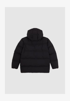 Schwarze Steppjacke mit Kapuze, mit einem gesteppten Design und einer glatten Textur. Der Rücken ist einfarbig ohne weitere Details oder Akzente.