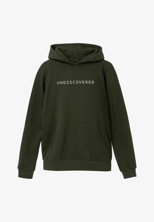 Olivgrüner Hoodie mit Kängurutasche, bedruckt mit dem Wort "UNDISCOVERED" in Weiß über der Brust, aus weichem Stoff.