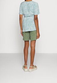 MAMALICIOUS Short - green