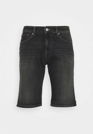 Shorts en denim gris foncé avec une coupe droite, design à cinq poches et surpiqûres contrastantes. Équipés d'une braguette zippée et d'une fermeture par bouton.