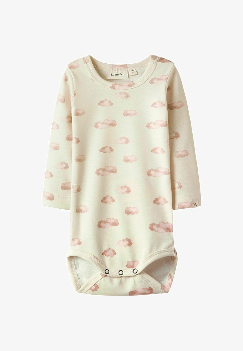 Bodysuit za bebe s dugim rukavima u svijetloj krem boji od pamuka s uzorkom oblaka u nježnoj ružičastoj. Ima kopče na dnu.