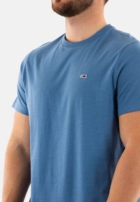Tommy Hilfiger Camiseta básica - bleu