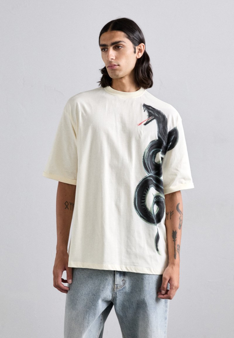 Roberto Cavalli PAINTED SNAKE COOL FIT - Print T-shirt - ivory