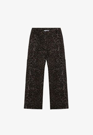 Pantalones de pierna ancha con estampado de leopardo en tonos oscuros, con una textura suave, que cuentan con bolsillos laterales y detalles de costura visibles.