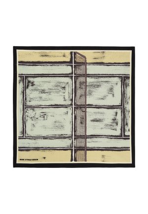 Grafisches Tennisplatz-Design mit Netz in der Mitte, beigefarbenen und blassgrünen Paneelen sowie schwarzem Rand, Marc O’Polo Denim Logo in der Ecke.