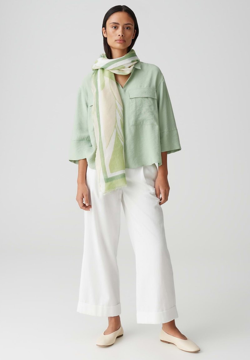 OPUS - FLORAL PRINT - Scarf - green glow, Enlarge