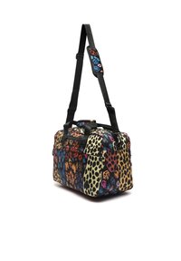 Črna tkaninska torba z večbarvnim cvetličnim in leopardjim vzorcem, z dvema ročajema in nastavljivim naramnim trakom.