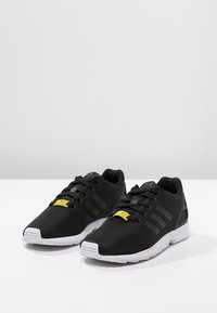 adidas Originals ZX FLUX - Sneakers - black
