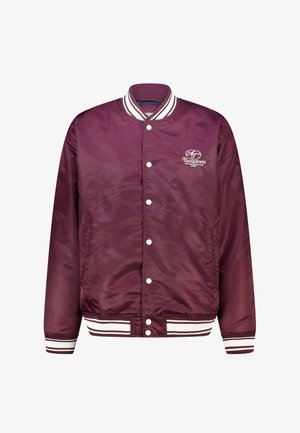 Donkerrode bomberjack met wit gestreepte geribbelde manchetten en zoom, drukknoopsluiting en geborduurd logo op de linkerborst.