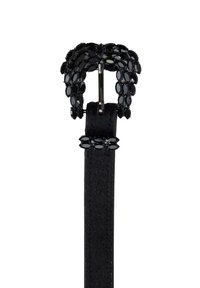 Curea neagră din piele cu o cataramă decorată cu cristale negre, având un model oval și o textură fină pe cureaua curelei pentru un plus de detaliu.