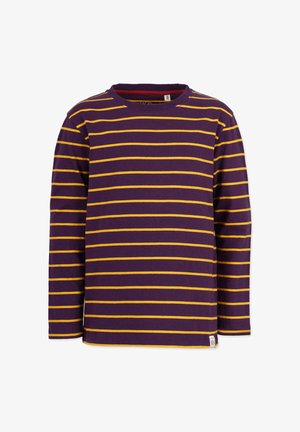Lila Langarm-T-Shirt mit horizontalen gelben Streifen, rundem Ausschnitt und einem kleinen Etikett am unteren linken Saum. Aus weichem Baumwollmaterial.