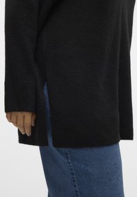 Vero Moda Curve VMCFILUCA LS V-NCK LONG GA CUR NOOS - Jumper - black