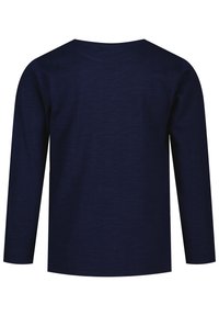 Dunkelblaues langärmeliges Oberteil mit einem weiten Ausschnitt, aus weichem Stoff. Schlichtes Design ohne Muster oder Verzierungen.