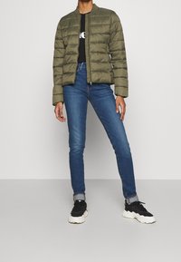 ONLY Allvädersjacka - khaki