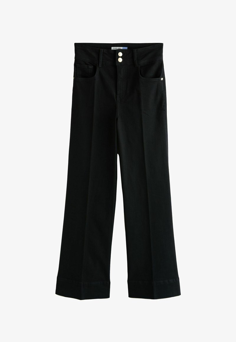 Jean noir à jambes larges en denim. Il présente une taille haute, deux poches avant et deux boutons à la ceinture. L'ourlet est replié.