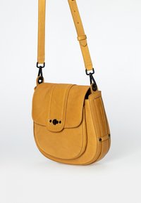 Aunts & Uncles MRS TARTLET - Umhängetasche - satin brass