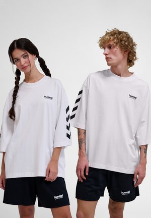 Hummel, OVERSIZED WILLY SW - Tričko s potlačou - white