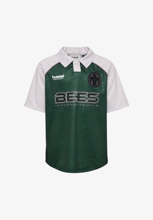 Zielona i biała sportowa koszulka z kołnierzykiem, z logo i napisem "BEES INTERNATIONALS" w pogrubionym czarnym tekście.