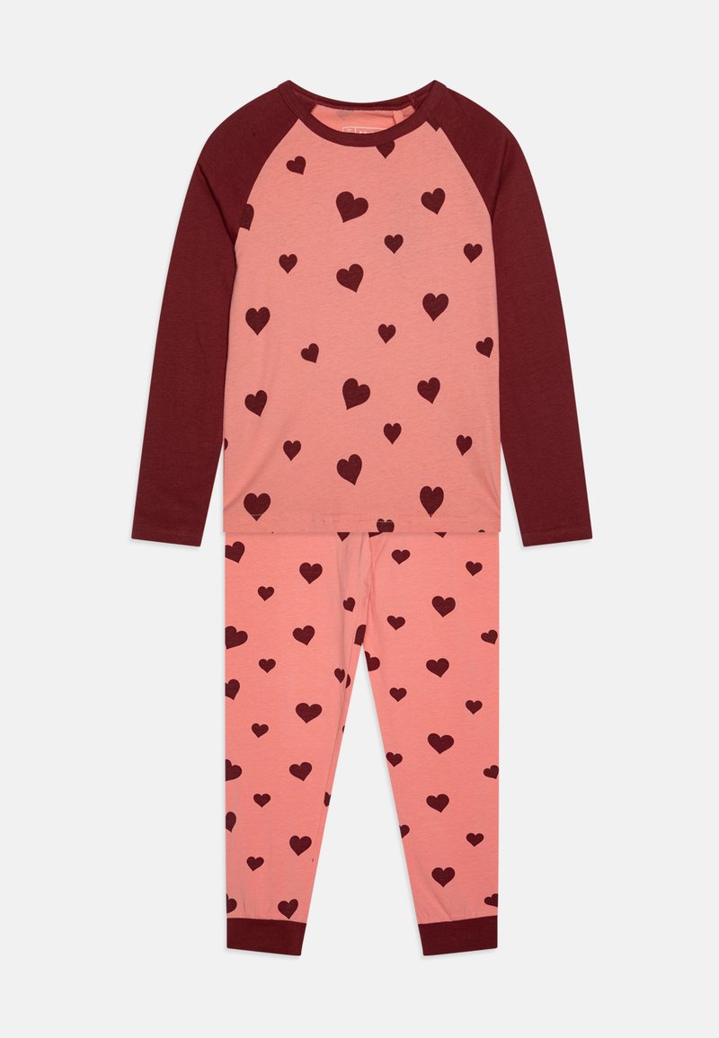 Kinder pyjama-set in het roze met bordeauxrode raglan mouwen. Kenmerkt zich door een over het hele oppervlak verspreid hartpatroon in donkerrood. Zachte, rekbare stof, aansluitend ontwerp.