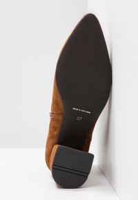 KIOMI Ankle boot