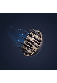 Okrągła końcówka suszarki do włosów z złotym wnętrzem i czarnymi otworami wentylacyjnymi, wyposażona w kilka cylindrycznych dysz oraz perforowaną powierzchnię dla lepszego przepływu powietrza.