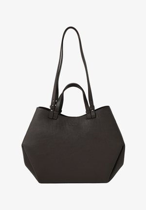 Črna usnjena torba tote z teksturirano površino, dvema fiksnima kratkima ročajema in dvema daljšima nastavljivima naramnima trakovoma.
