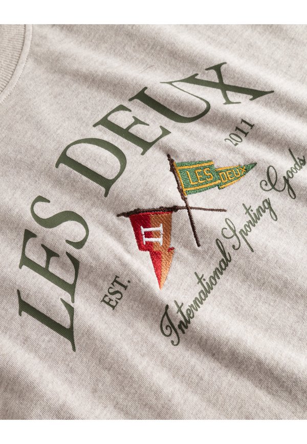 IVY LEAGUE - Print T-shirt - sand4