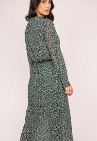 Dona x Lisa IFLOR - Robe de jour - beige