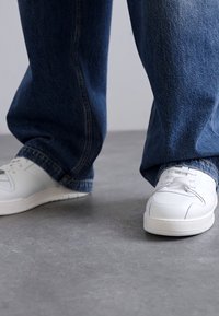MOSCHINO Sneakers low - bianco