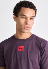 HUGO DIRAGOLINO - Tricou basic - open purple