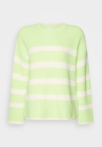 Maglione lavorato a maglia verde chiaro con righe bianche orizzontali, maniche lunghe e scollatura rotonda su uno sfondo semplice.