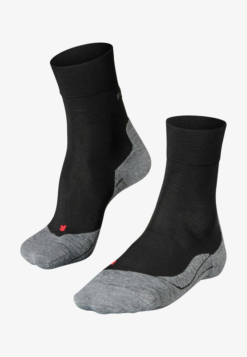 Calcetines tobilleros en negro y gris con una parte superior negra y talón y puntera grises. Incluye un pequeño logo rojo en el talón. Material de mezcla de algodón.