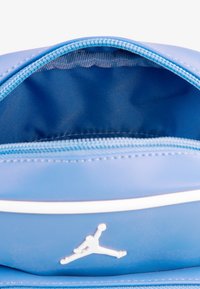 Jordan AJ FESTIVAL BAG  - Torba čez telo - legend blue