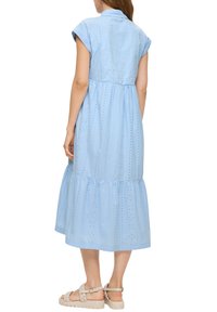 s.Oliver RELAXED FIT - Robe chemise - himmelblau