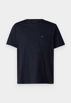 Kongeblå bomulls-t-skjorte med korte ermer, rund halslinje og brystlomme med en liten logo. Glatt tekstur og avslappet passform.