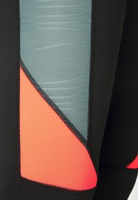 ONLY PLAY Petite Leggings - Byxor - black