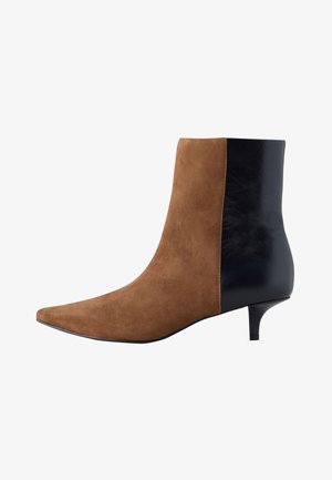 Next, REGULAR FIT - FOREVER COMFORT ALMOND TOE - Støvletter - tan brown suede mix