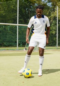 adidas Performance REAL MADRID 24/25  JERSEY - Sporto klubų atributika - white/team navy blue/crew orange