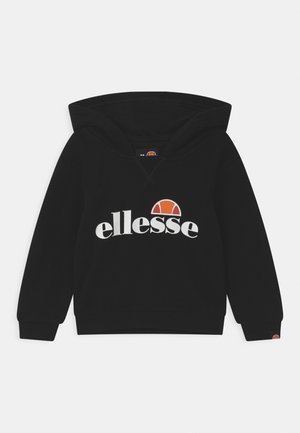 Sort hættetrøje med lange ærmer med hvid "ellesse" tekst og en orange og rød halvcirkel-logo på brystet.