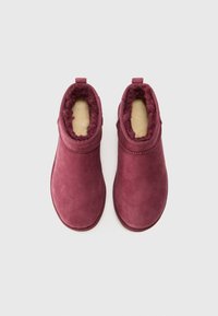 UGG CLASSIC ULTRA MINI - Botas para la nieve - burnt magenta​