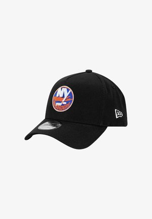 Schwarze Baseballmütze mit einem orange und blauen gestickten "NY Islanders" Logo auf der Vorderseite. Strukturierter Entwurf mit einem gebogenen Schirm.