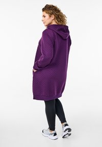 Thumbnail Image 3