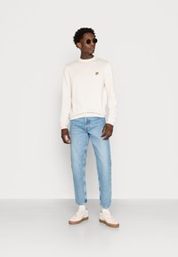 Lyle & Scott TURTLE NECK JUMPER - Camisola - light mist