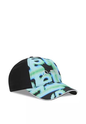 Casquette de baseball tie-dye noire et bleu néon avec logo Mercedes-Benz et marquage de l'équipe AMG Petronas de Formule 1 sur le panneau avant.