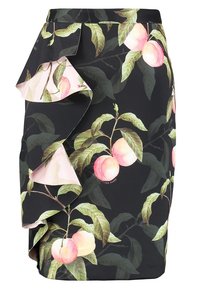 Černá sukně s potiskem růžových broskví a zelených větviček s listy, s vrstvou volánů na jedné straně.