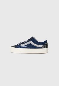 Unselected, navy