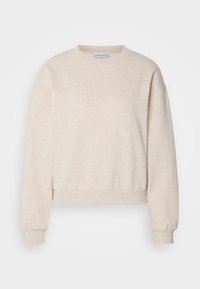 Jasno beżowy sweter z długimi rękawami, okrągłym dekoltem, ściągaczami przy mankietach i u dołu. Wykonany z mi�ękkiego, teksturowanego materiału. Bez wzorów ani grafik.