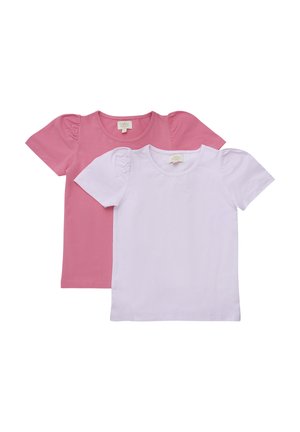 Twee T-shirts met korte mouwen, één roze en één wit, met pofmouwen en een zachte katoenen textuur. Labels zijn zichtbaar aan de binnenkant van de halslijn.